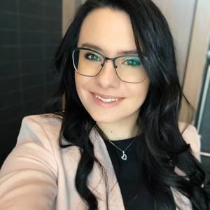 Meet your Posher, Leanne